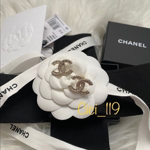 💖 Authentic CHANEL CC studs gold w/ crystals